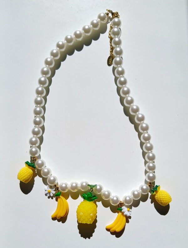 Collar de Perlas con Pina y Platanos